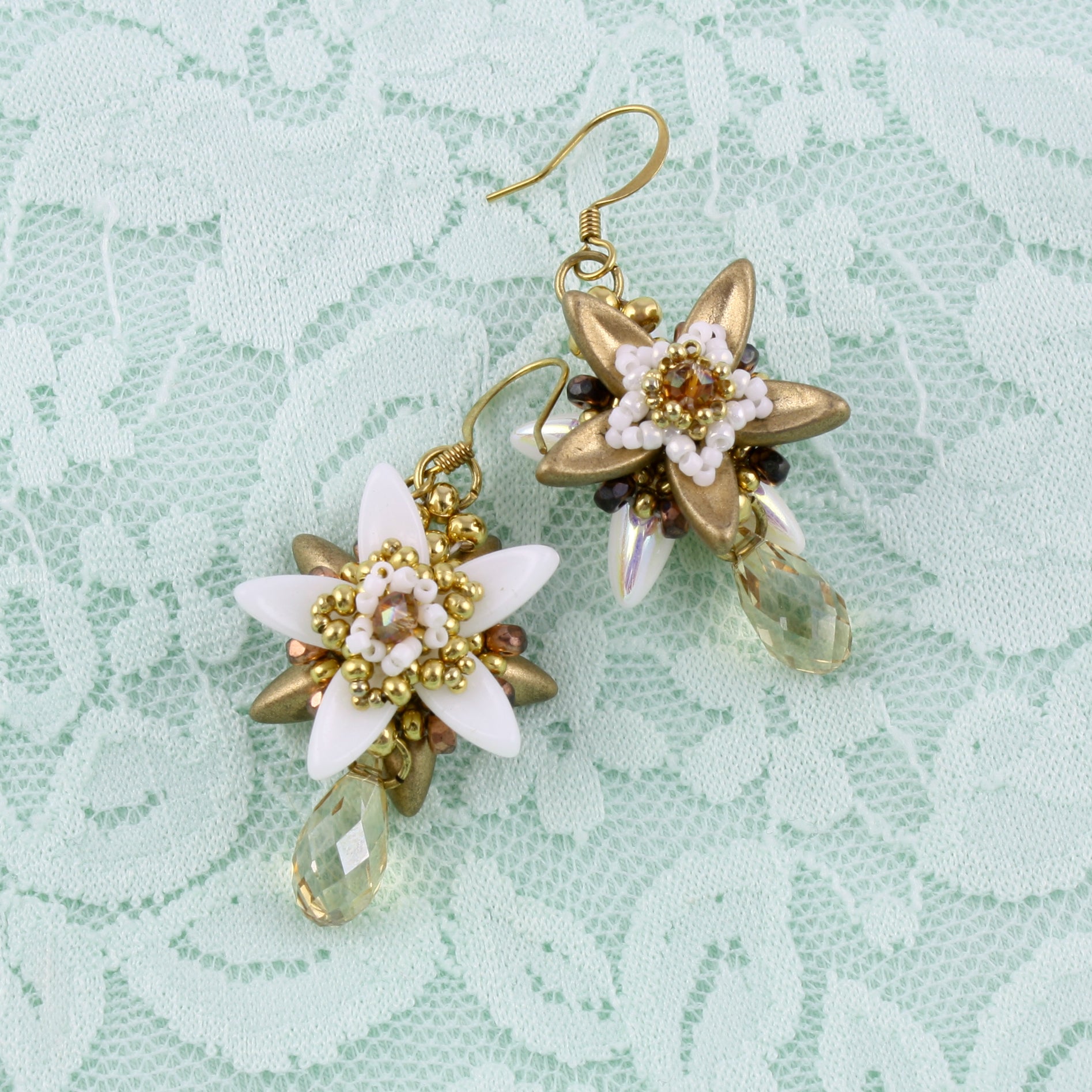 Proxima earrings - Peaches and Cream